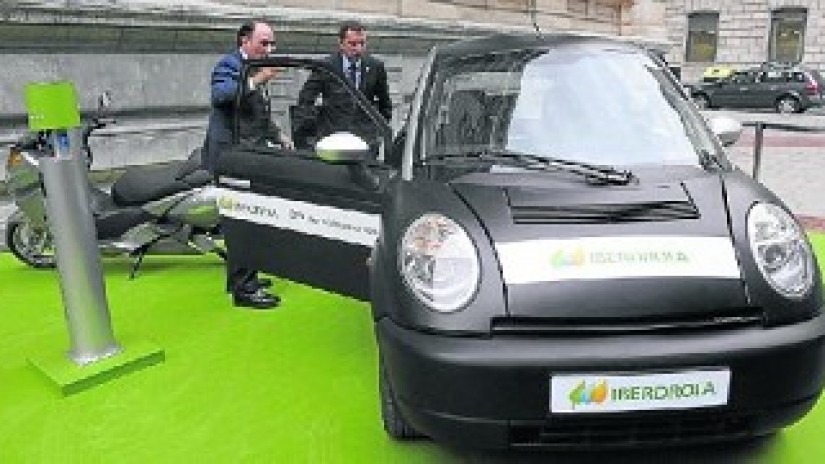 Iberdrola and the Provincial Council of Bizkaia sign a protocol agreement in order to develop a power supply system for electric cars